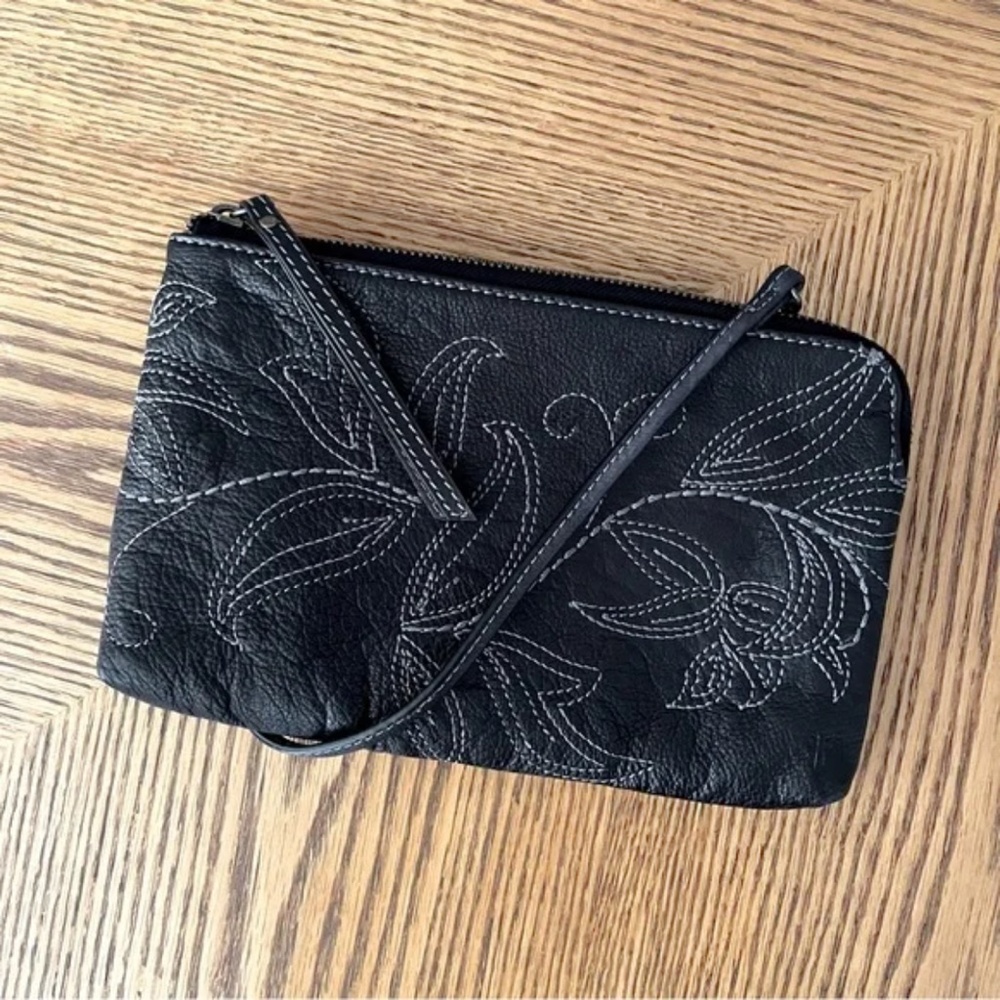NEW Frye Hadley Boho Floral Embroidered Pouch Crossbody Bag - Black